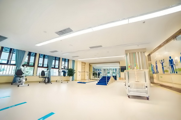 深圳调干入户条件_76岁林子祥近况曝光，与小14岁娇妻恩爱27年 祥近况曝光北京格：西城区价